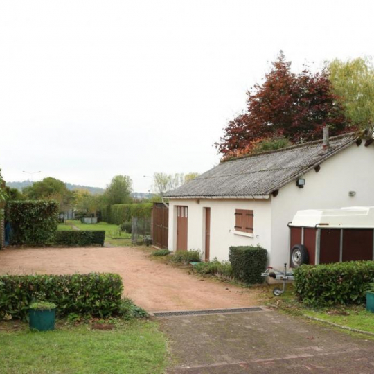  CHEVALIER IMMOBILIER : House | SAINT-AMAND-MONTROND (18200) | 160 m2 | 107 000 € 