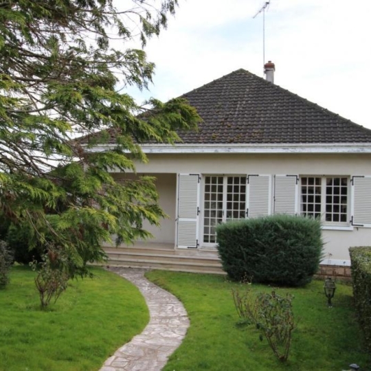 CHEVALIER IMMOBILIER : Maison / Villa | SAINT-AMAND-MONTROND (18200) | 184.00m2 | 154 000 € CHEVALIER IMMOBILIER : Maison / Villa | SAINT-AMAND-MONTROND (18200) | 184.00m2 | 154 000 €