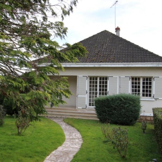  CHEVALIER IMMOBILIER : Maison / Villa | SAINT-AMAND-MONTROND (18200) | 184 m2 | 128 000 € 