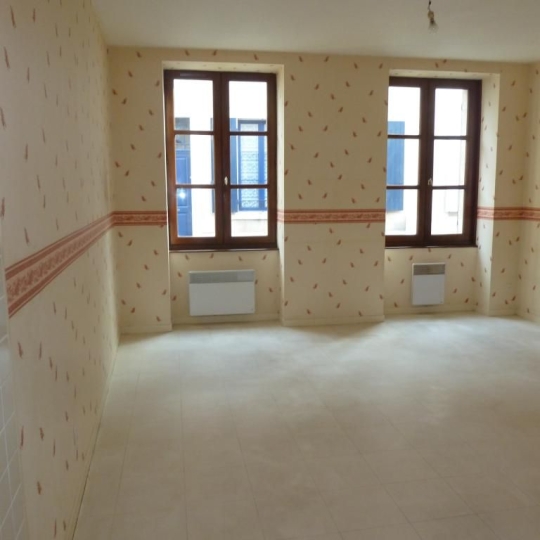  CHEVALIER IMMOBILIER : Immeuble | SAINT-AMAND-MONTROND (18200) | 220 m2 | 233 200 € 