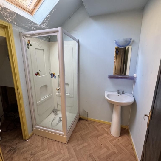  CHEVALIER IMMOBILIER : Immeuble | SAINT-AMAND-MONTROND (18200) | 100 m2 | 38 500 € 