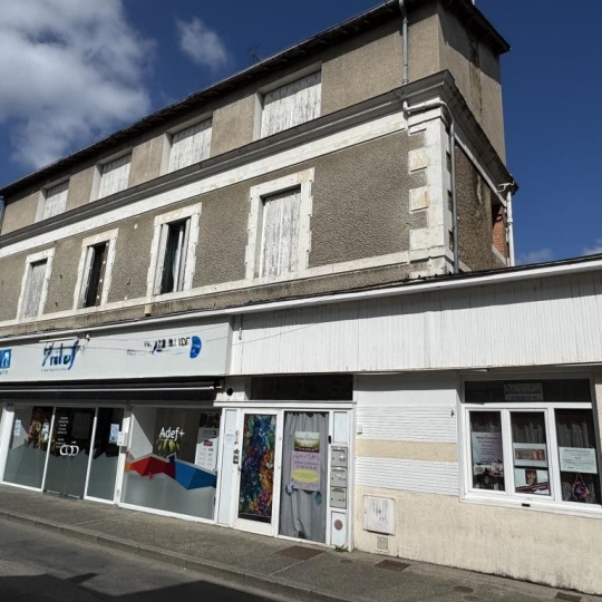  CHEVALIER IMMOBILIER : Immeuble | SAINT-AMAND-MONTROND (18200) | 180 m2 | 108 000 € 