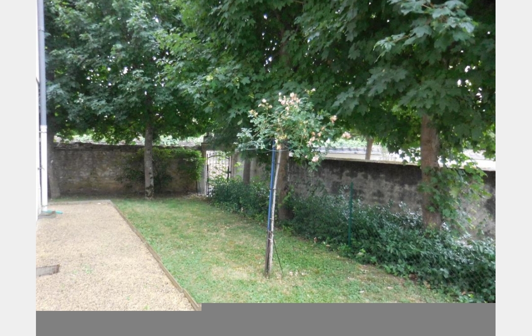CHEVALIER IMMOBILIER : Appartement | SAINT-AMAND-MONTROND (18200) | 90 m2 | 133 750 € 