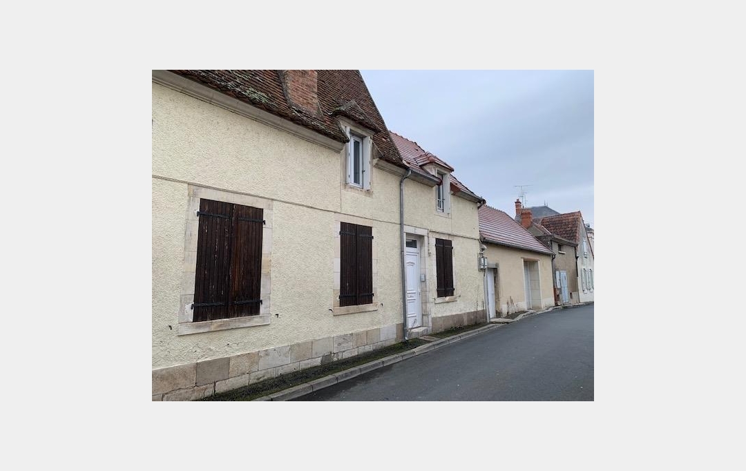 CHEVALIER IMMOBILIER : Immeuble | SAINT-AMAND-MONTROND (18200) | 170 m2 | 128 000 € 