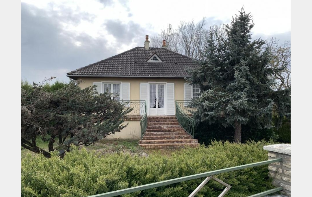 CHEVALIER IMMOBILIER : Maison / Villa | SAINT-AMAND-MONTROND (18200) | 91 m2 | 89 000 € 