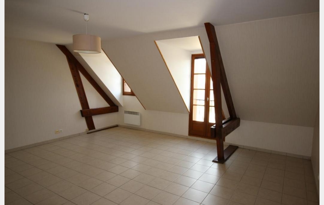 CHEVALIER IMMOBILIER : Appartement | SAINT-AMAND-MONTROND (18200) | 71 m2 | 65 000 € 