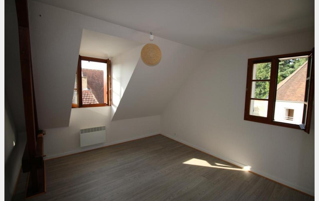 CHEVALIER IMMOBILIER : Appartement | SAINT-AMAND-MONTROND (18200) | 71 m2 | 65 000 € 