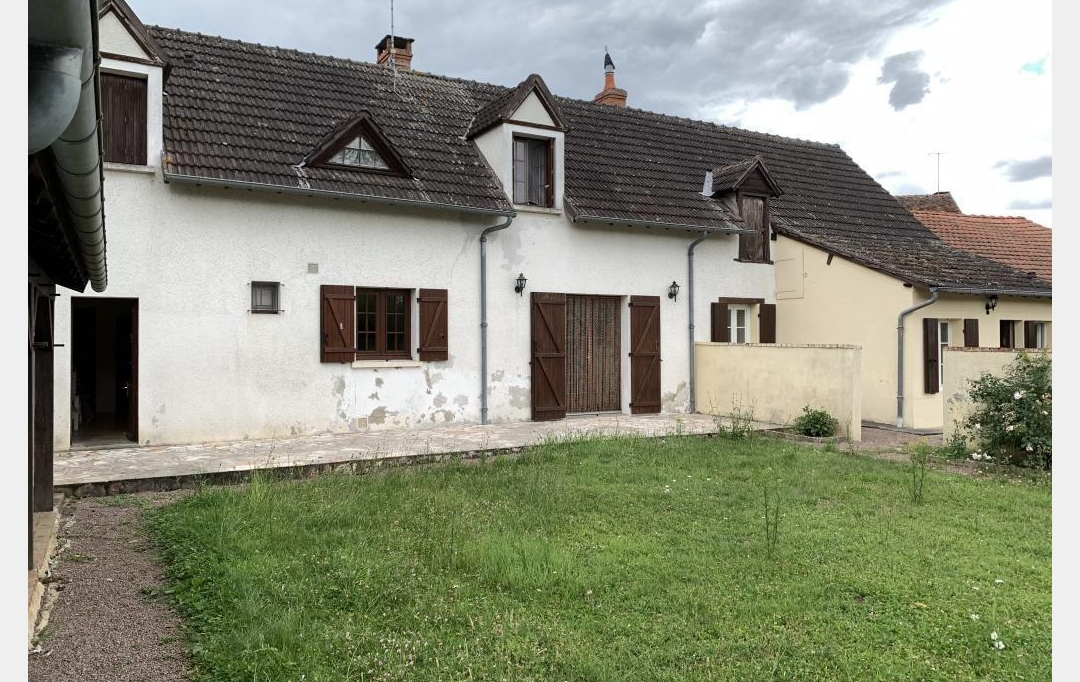 CHEVALIER IMMOBILIER : House | SAINT-AMAND-MONTROND (18200) | 142 m2 | 97 000 € 