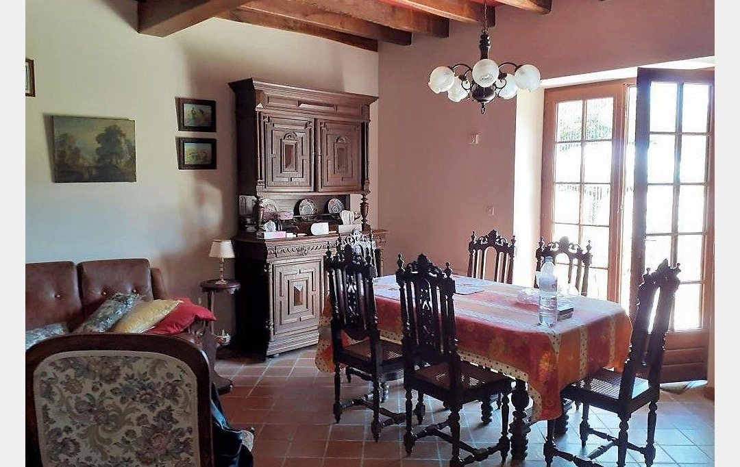 CHEVALIER IMMOBILIER : House | SAINT-AMAND-MONTROND (18200) | 142 m2 | 97 000 € 