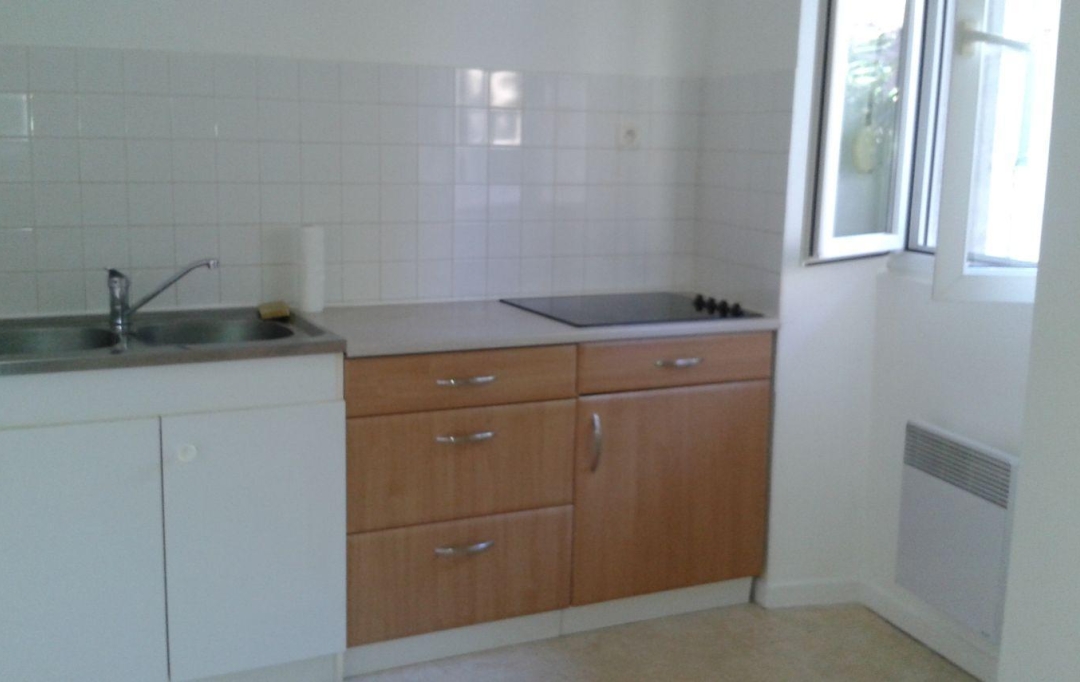 CHEVALIER IMMOBILIER : Appartement | SAINT-AMAND-MONTROND (18200) | 55 m2 | 42 000 € 