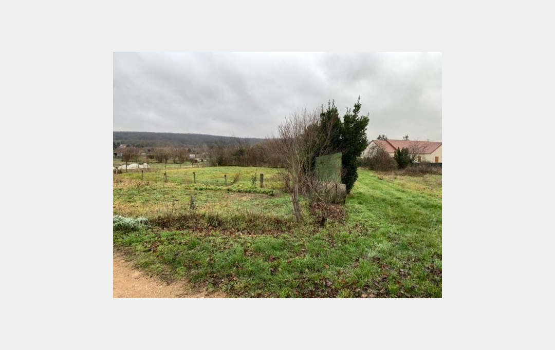 CHEVALIER IMMOBILIER : Terrain | SAINT-AMAND-MONTROND (18200) | 0 m2 | 5 600 € 