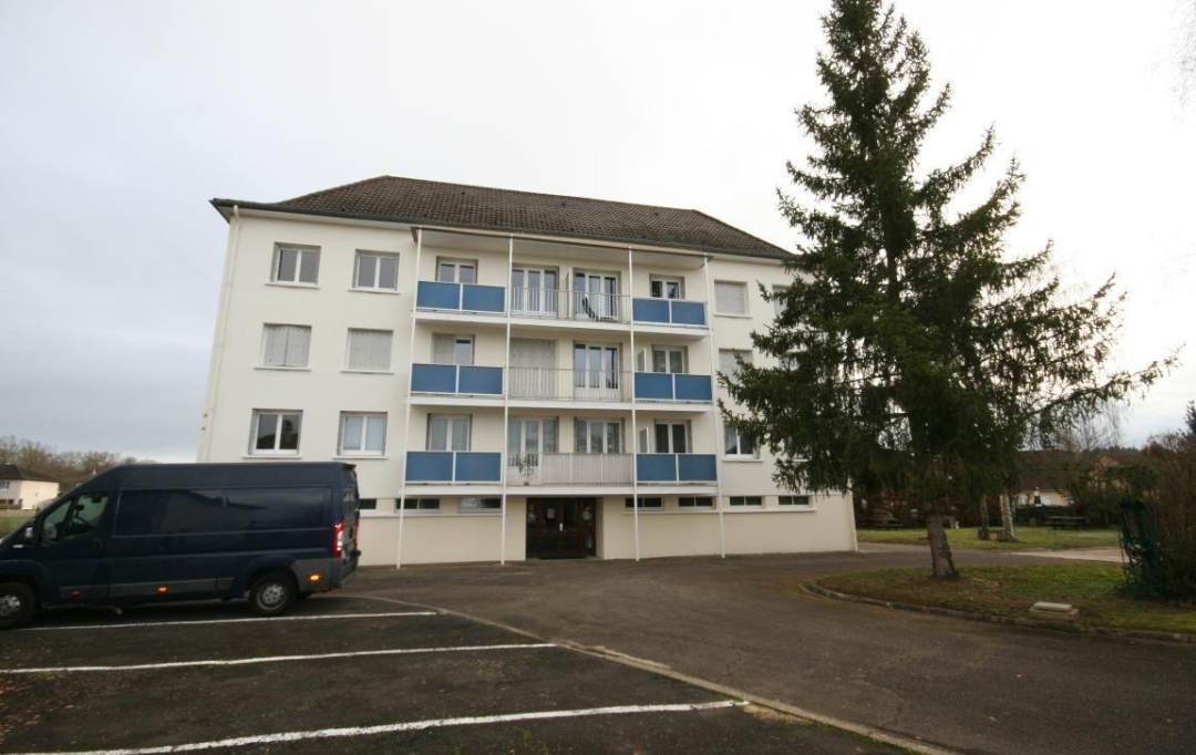 CHEVALIER IMMOBILIER : Building | SAINT-AMAND-MONTROND (18200) | 620 m2 | 437 000 € 