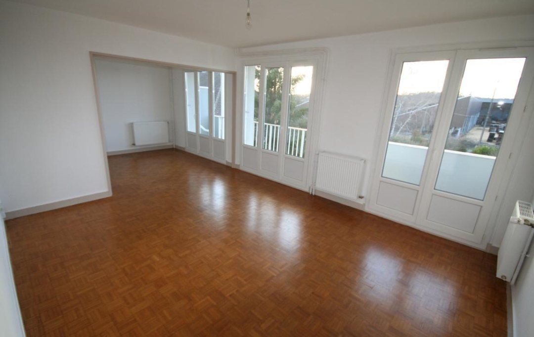 CHEVALIER IMMOBILIER : Immeuble | SAINT-AMAND-MONTROND (18200) | 620 m2 | 399 000 € 