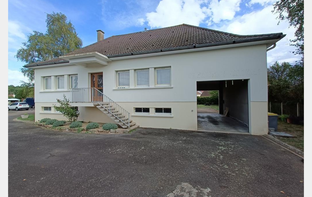 CHEVALIER IMMOBILIER : Immeuble | SAINT-AMAND-MONTROND (18200) | 620 m2 | 437 000 € 