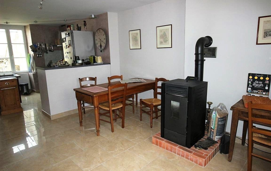 CHEVALIER IMMOBILIER : Maison / Villa | SAINT-AMAND-MONTROND (18200) | 90 m2 | 90 000 € 