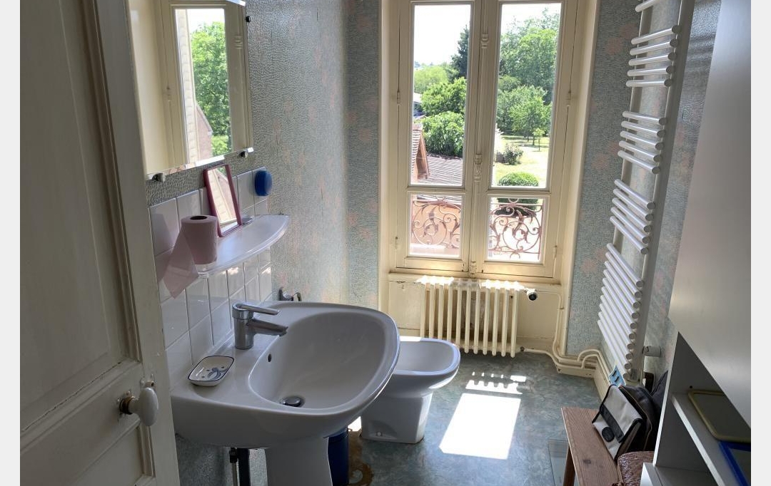 CHEVALIER IMMOBILIER : Maison / Villa | SAINT-AMAND-MONTROND (18200) | 193 m2 | 180 000 € 