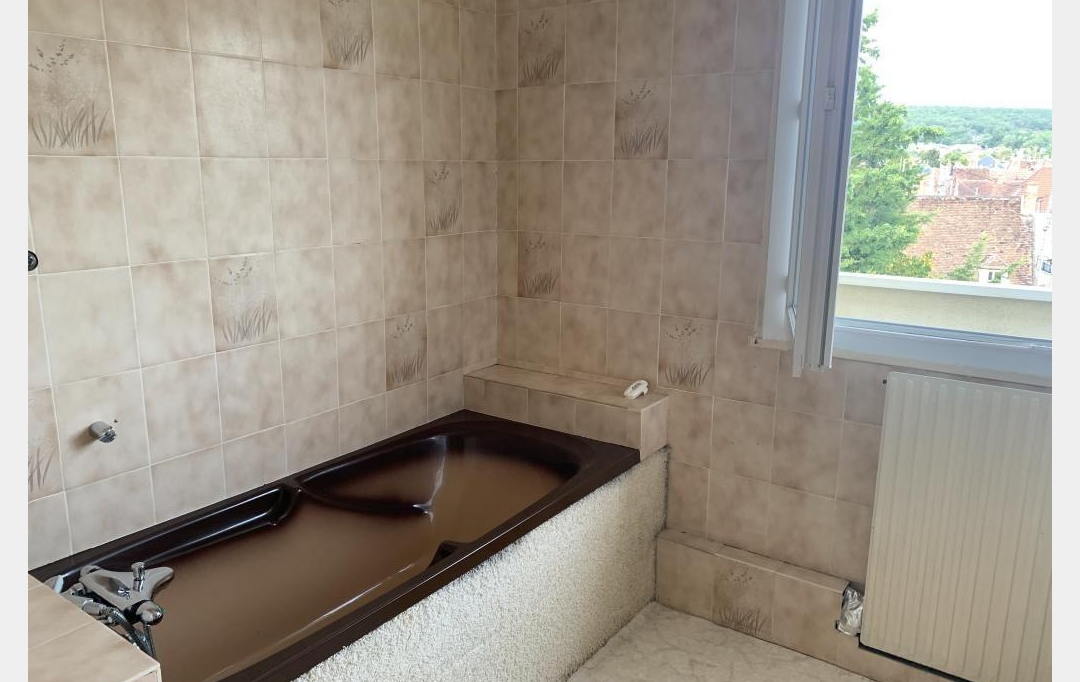 CHEVALIER IMMOBILIER : Apartment | SAINT-AMAND-MONTROND (18200) | 101 m2 | 92 880 € 