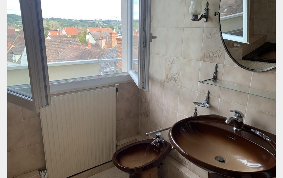 CHEVALIER IMMOBILIER : Apartment | SAINT-AMAND-MONTROND (18200) | 101 m2 | 92 880 € 