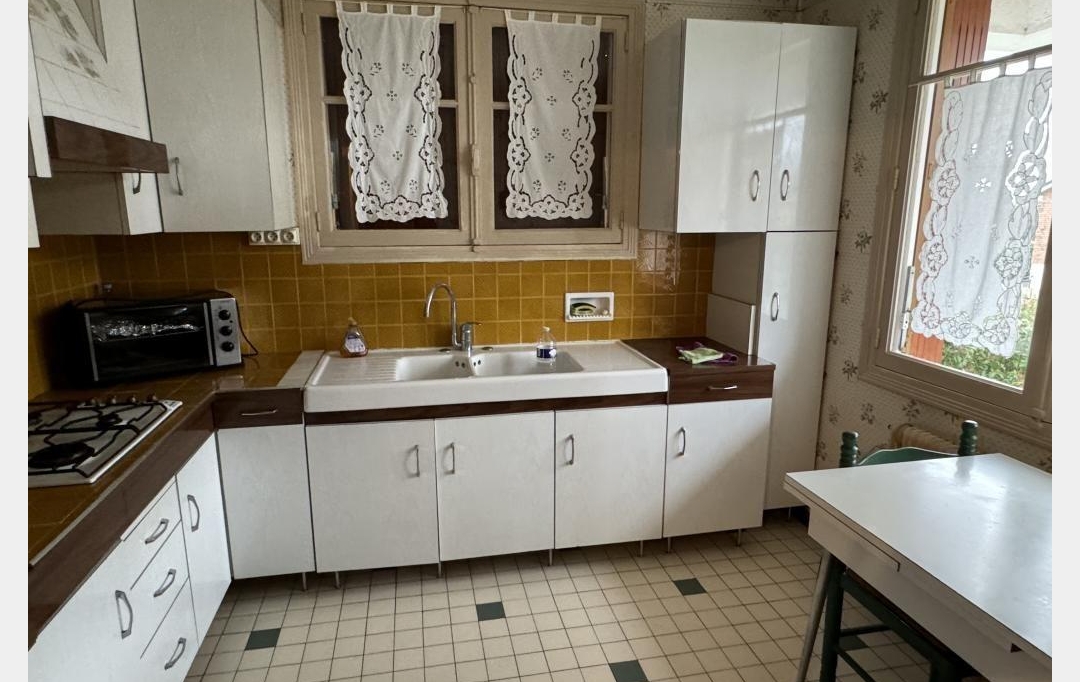 CHEVALIER IMMOBILIER : Maison / Villa | SAINT-AMAND-MONTROND (18200) | 152 m2 | 138 000 € 