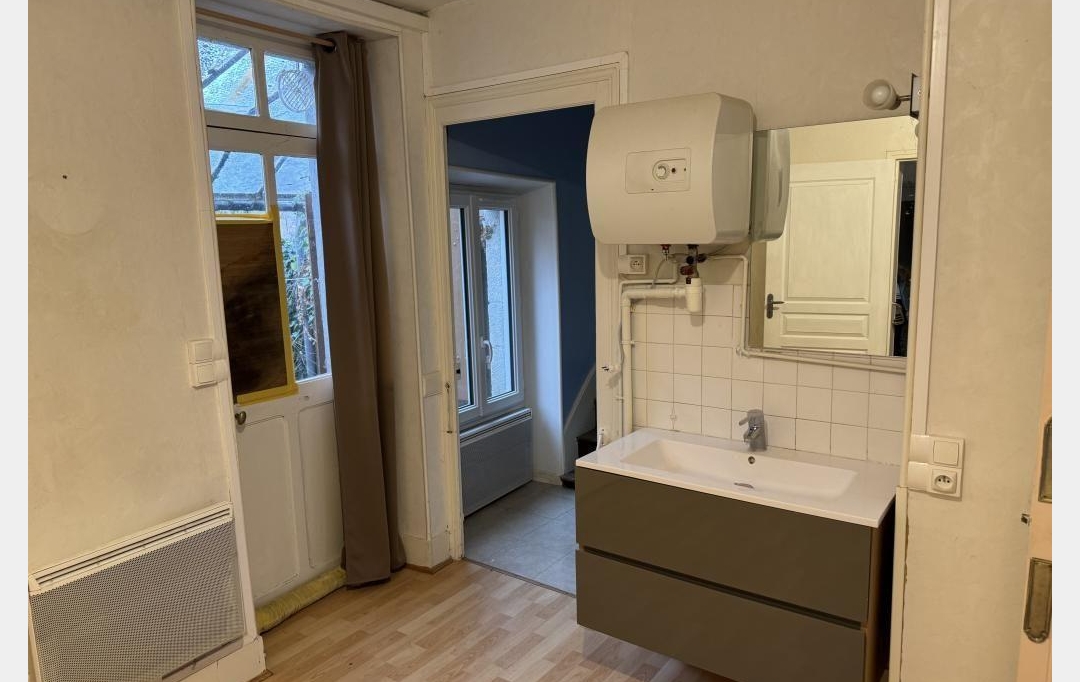 CHEVALIER IMMOBILIER : Maison / Villa | SAINT-AMAND-MONTROND (18200) | 118 m2 | 68 000 € 