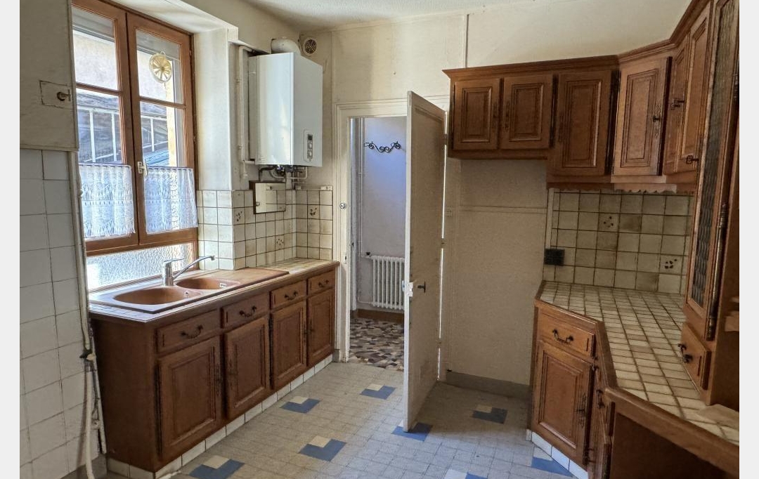 CHEVALIER IMMOBILIER : Maison / Villa | SAINT-AMAND-MONTROND (18200) | 118 m2 | 68 000 € 