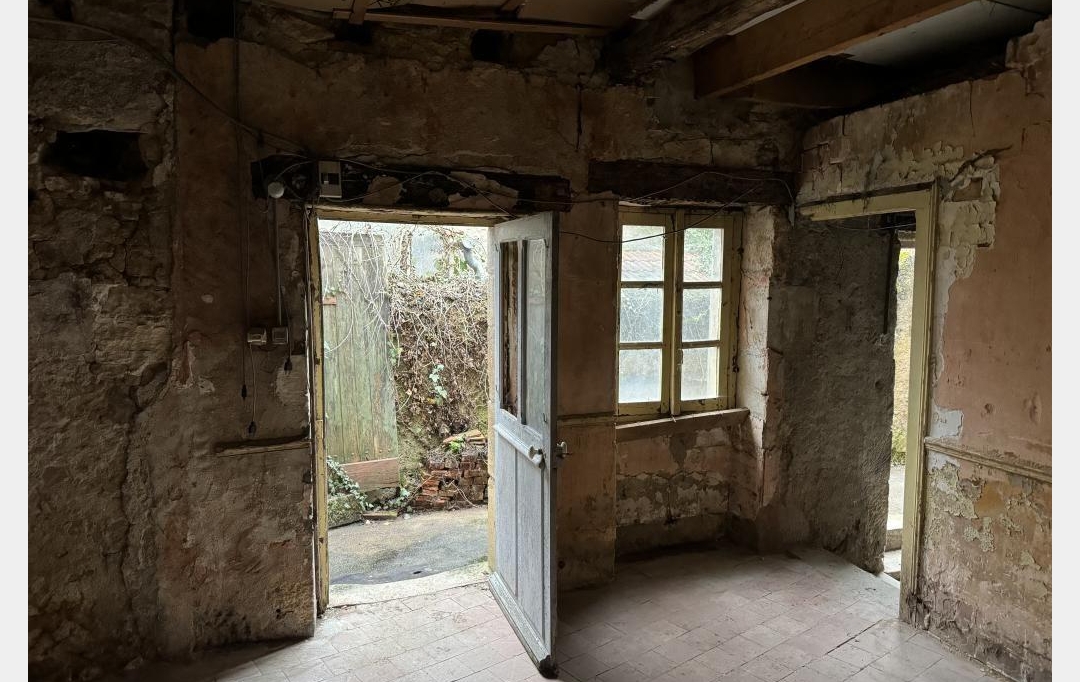 CHEVALIER IMMOBILIER : Maison / Villa | SAINT-AMAND-MONTROND (18200) | 118 m2 | 68 000 € 