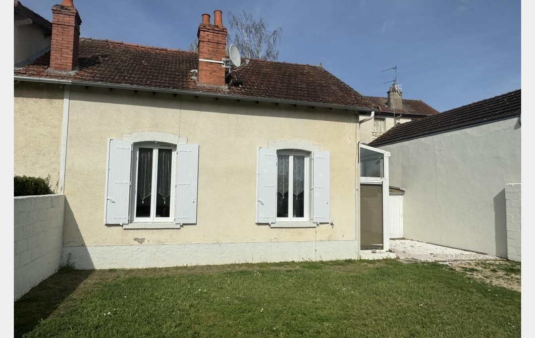 CHEVALIER IMMOBILIER : Maison / Villa | SAINT-AMAND-MONTROND (18200) | 68 m2 | 61 000 € 