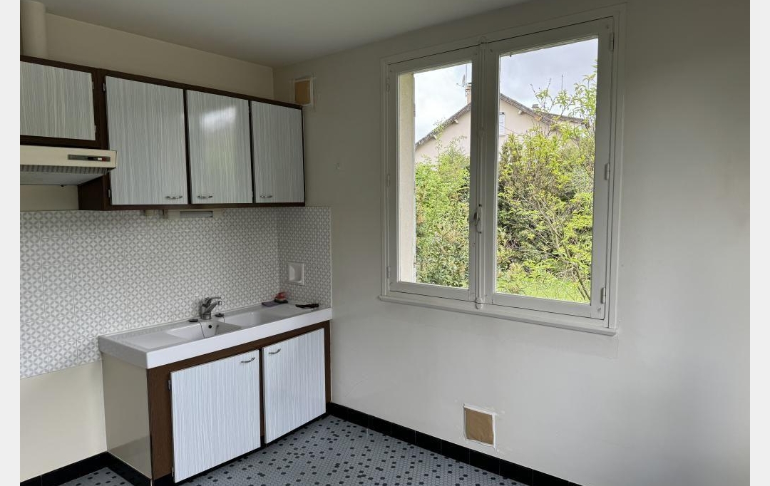 CHEVALIER IMMOBILIER : Maison / Villa | SAINT-AMAND-MONTROND (18200) | 85 m2 | 76 000 € 