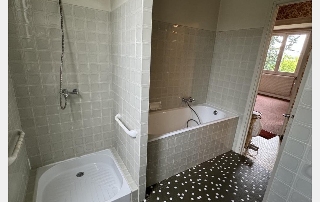 CHEVALIER IMMOBILIER : Maison / Villa | SAINT-AMAND-MONTROND (18200) | 85 m2 | 76 000 € 