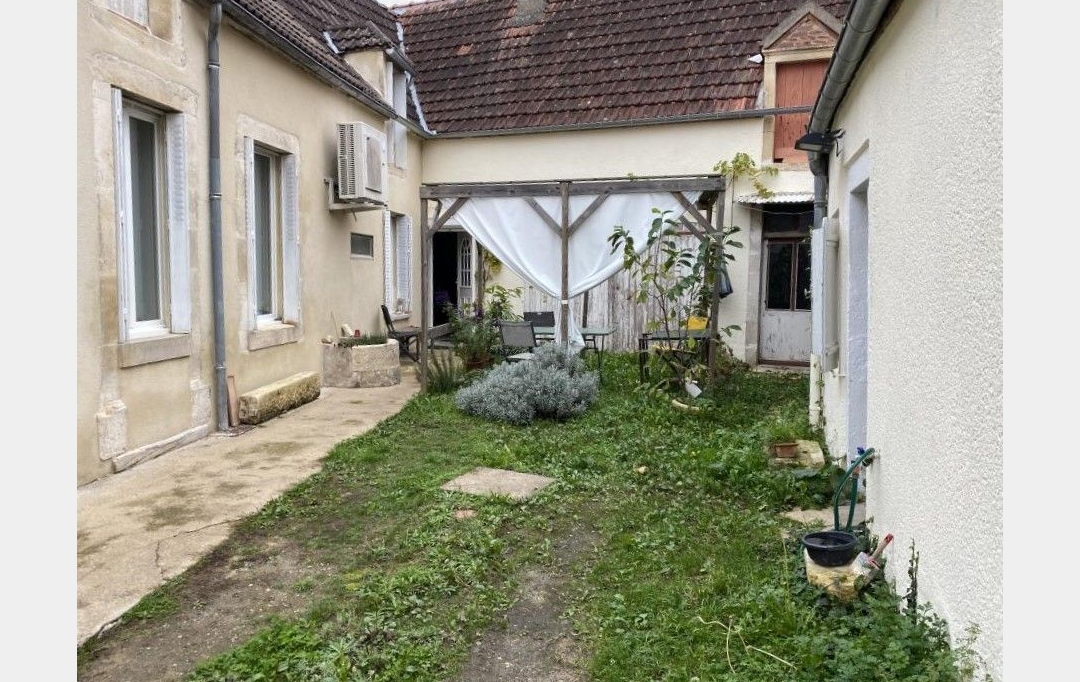 CHEVALIER IMMOBILIER : Maison / Villa | SAINT-AMAND-MONTROND (18200) | 99 m2 | 117 000 € 