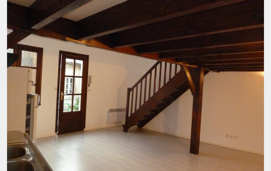 CHEVALIER IMMOBILIER : Immeuble | SAINT-AMAND-MONTROND (18200) | 220 m2 | 233 200 € 