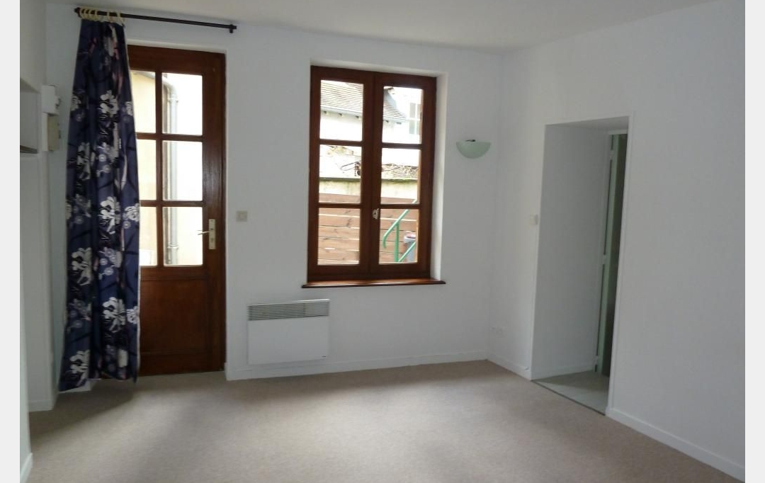 CHEVALIER IMMOBILIER : Immeuble | SAINT-AMAND-MONTROND (18200) | 220 m2 | 233 200 € 