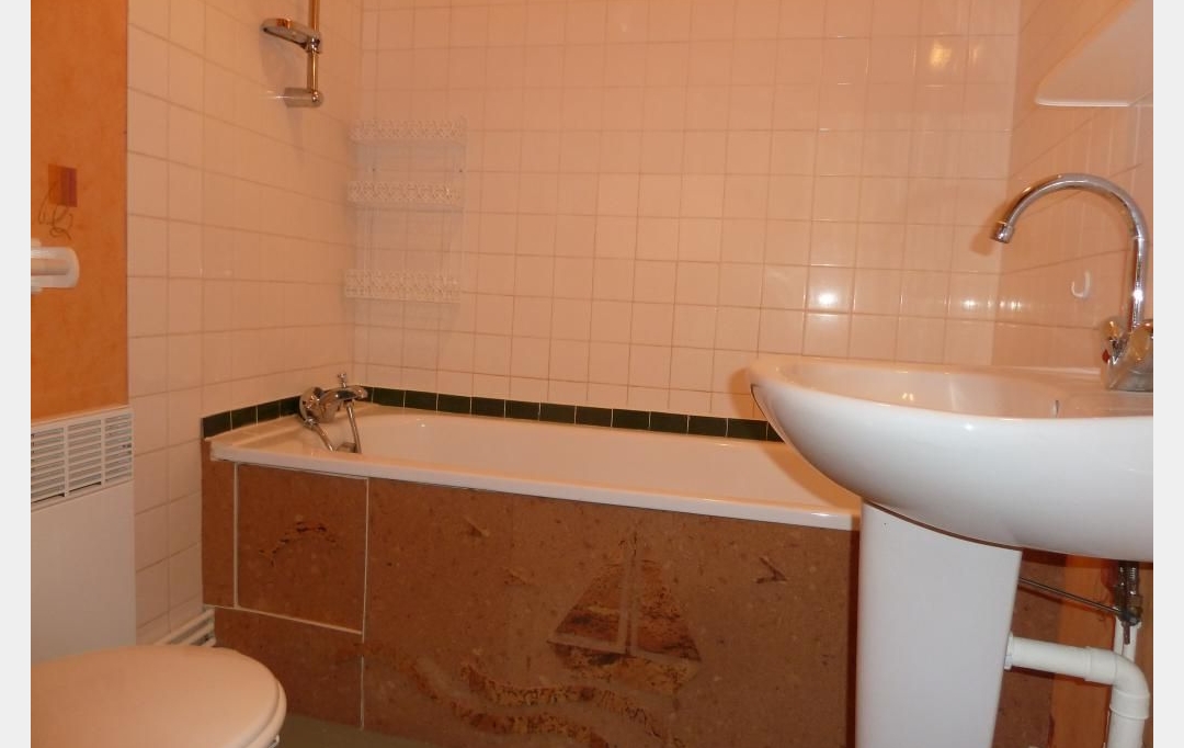 CHEVALIER IMMOBILIER : Immeuble | SAINT-AMAND-MONTROND (18200) | 220 m2 | 233 200 € 