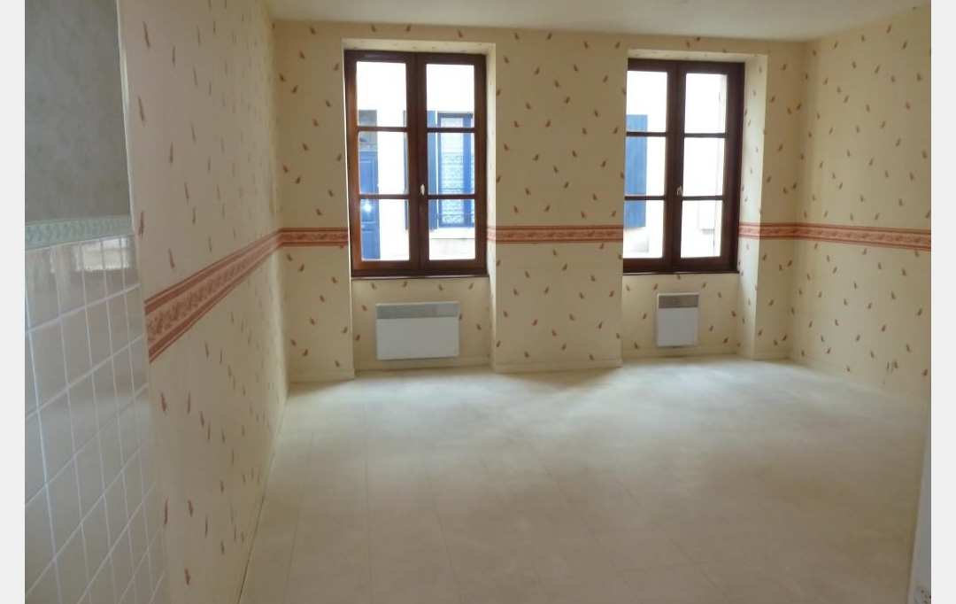 CHEVALIER IMMOBILIER : Immeuble | SAINT-AMAND-MONTROND (18200) | 220 m2 | 233 200 € 