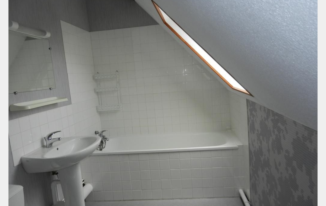 CHEVALIER IMMOBILIER : Immeuble | SAINT-AMAND-MONTROND (18200) | 220 m2 | 233 200 € 
