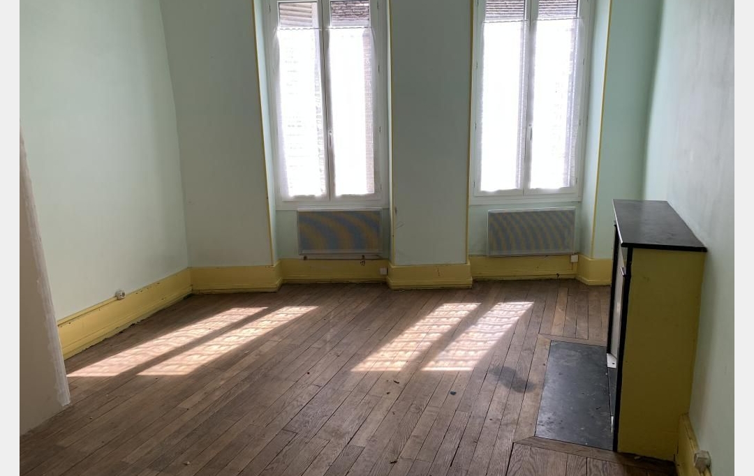 CHEVALIER IMMOBILIER : Immeuble | SAINT-AMAND-MONTROND (18200) | 100 m2 | 38 500 € 