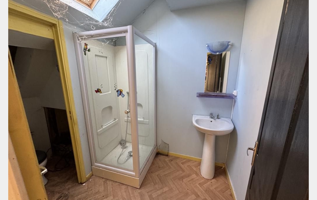 CHEVALIER IMMOBILIER : Immeuble | SAINT-AMAND-MONTROND (18200) | 100 m2 | 38 500 € 