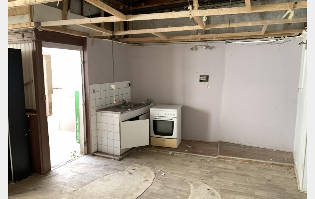 CHEVALIER IMMOBILIER : Immeuble | SAINT-AMAND-MONTROND (18200) | 100 m2 | 38 500 € 