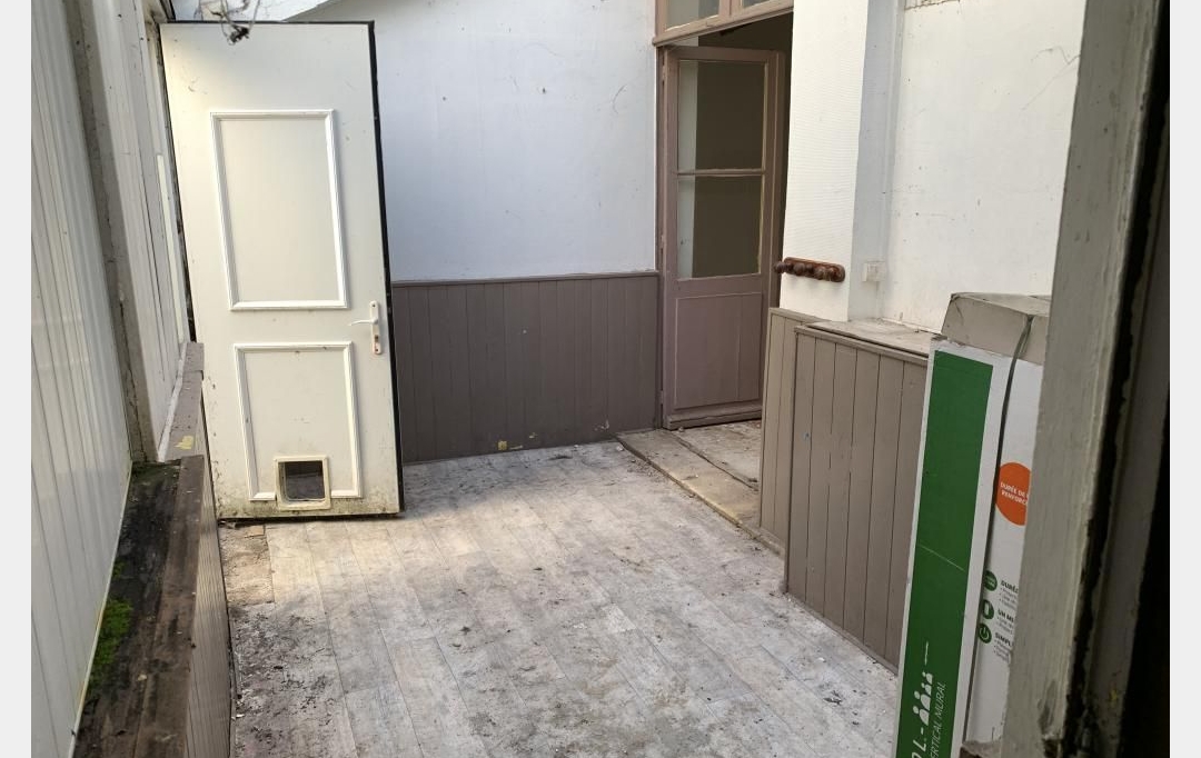 CHEVALIER IMMOBILIER : Immeuble | SAINT-AMAND-MONTROND (18200) | 100 m2 | 38 500 € 