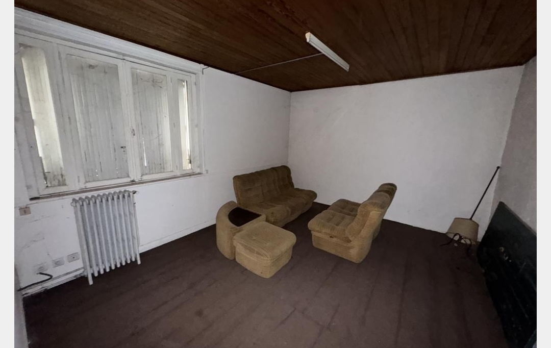CHEVALIER IMMOBILIER : Immeuble | SAINT-AMAND-MONTROND (18200) | 180 m2 | 108 000 € 