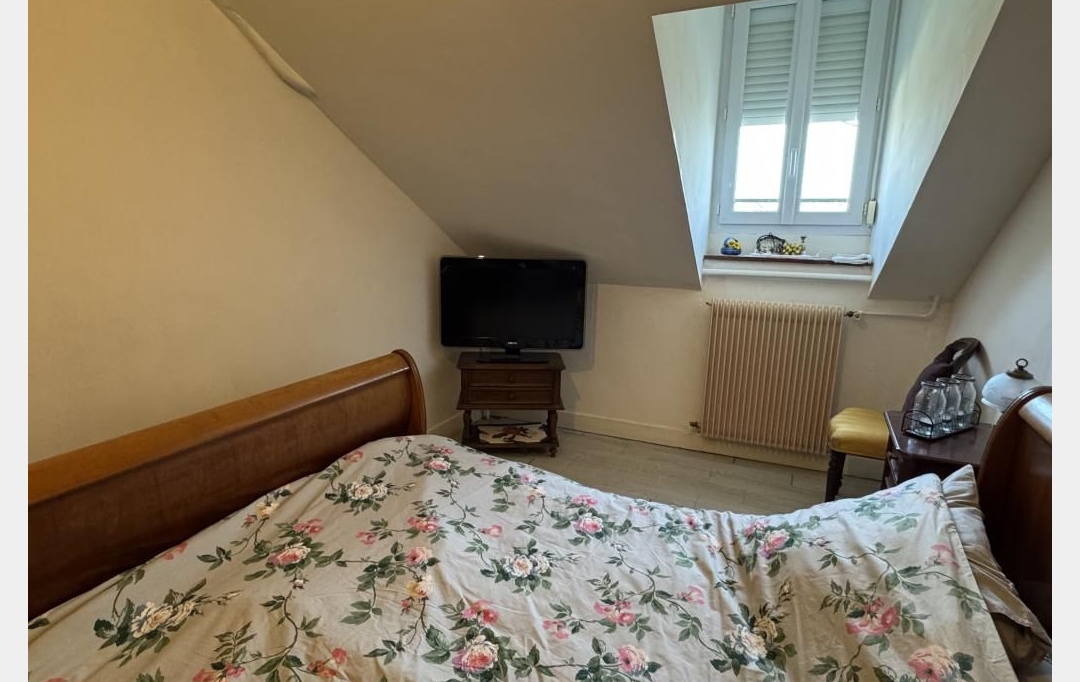 CHEVALIER IMMOBILIER : House | SAINT-AMAND-MONTROND (18200) | 185 m2 | 187 250 € 