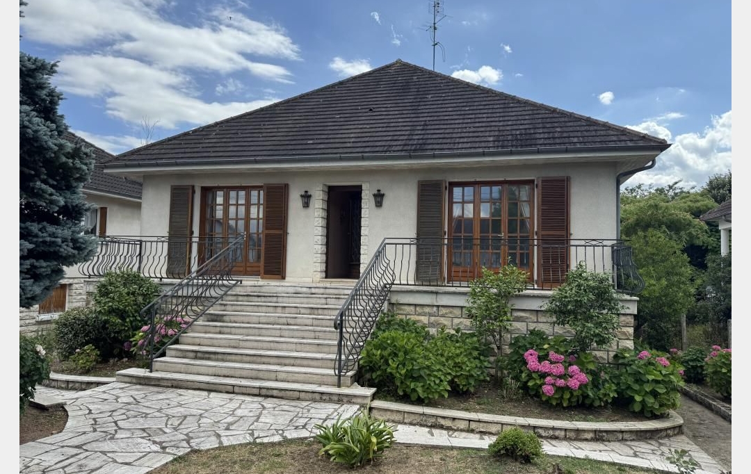 CHEVALIER IMMOBILIER : Maison / Villa | SAINT-AMAND-MONTROND (18200) | 158 m2 | 233 200 € 