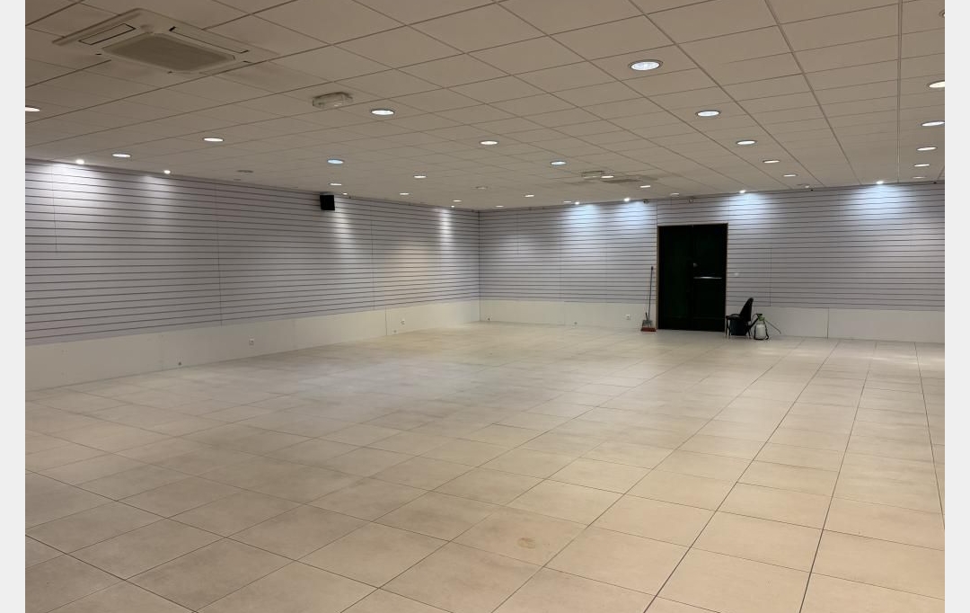 CHEVALIER IMMOBILIER : Building | SAINT-AMAND-MONTROND (18200) | 268 m2 | 212 000 € 