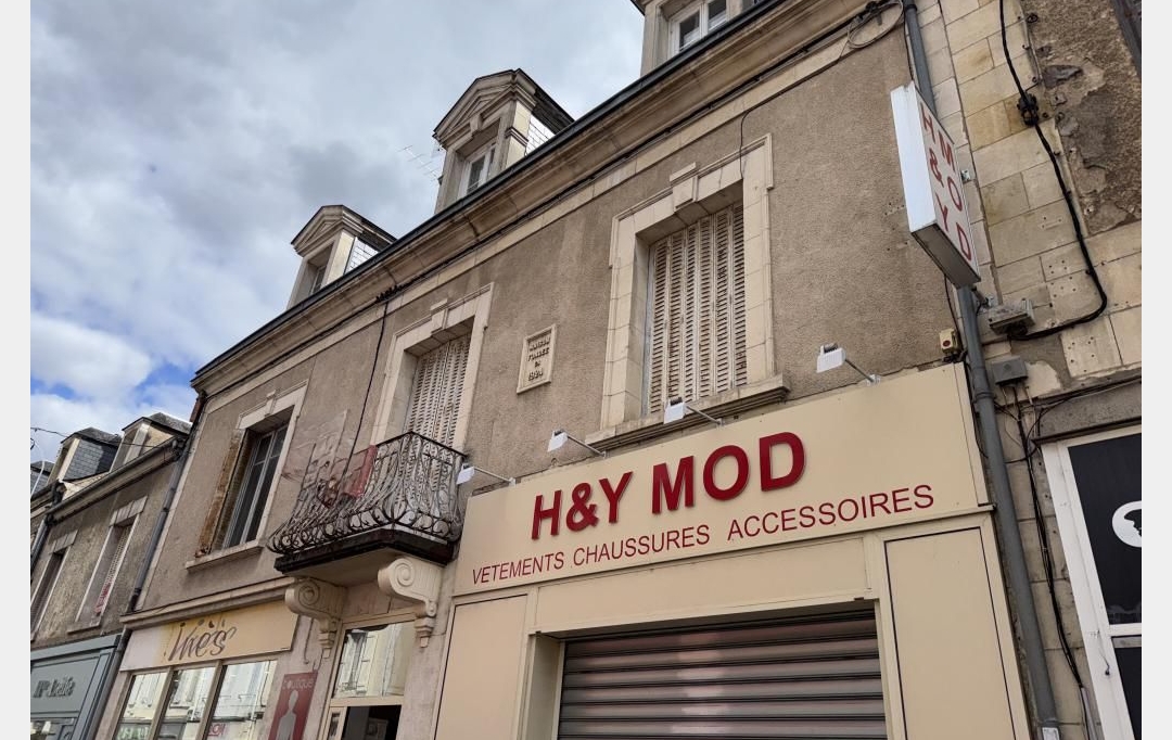 CHEVALIER IMMOBILIER : Building | SAINT-AMAND-MONTROND (18200) | 268 m2 | 212 000 € 
