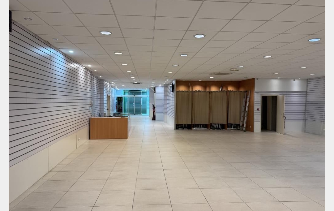 CHEVALIER IMMOBILIER : Building | SAINT-AMAND-MONTROND (18200) | 268 m2 | 212 000 € 