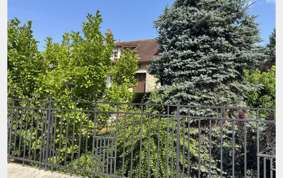 CHEVALIER IMMOBILIER : Maison / Villa | SAINT-AMAND-MONTROND (18200) | 153 m2 | 212 000 € 