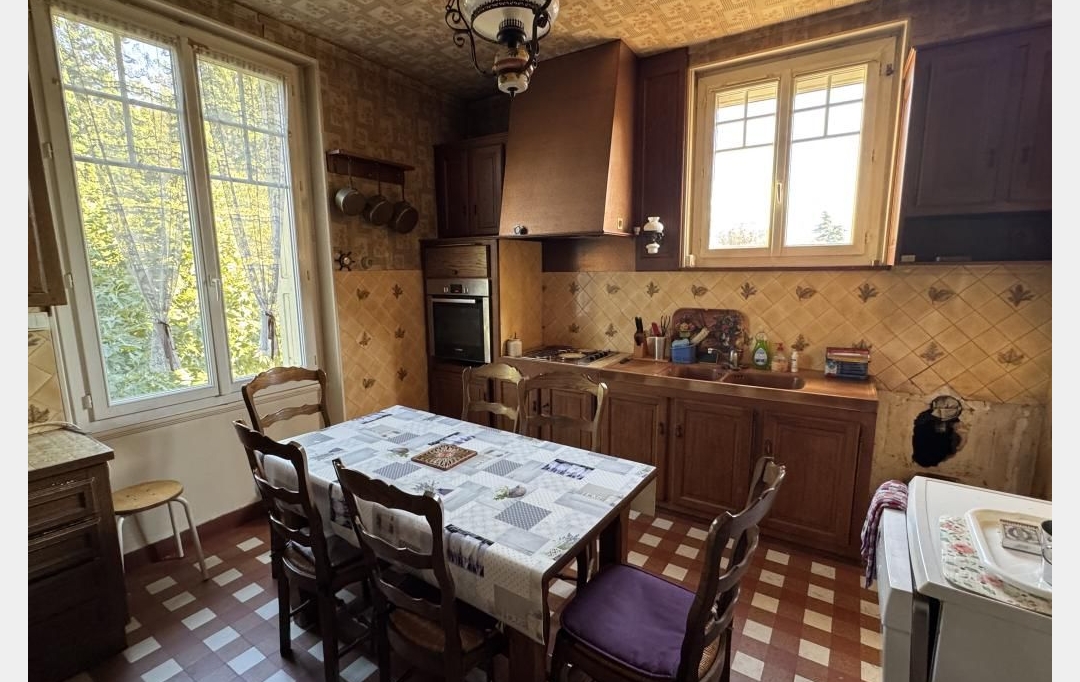 CHEVALIER IMMOBILIER : Maison / Villa | SAINT-AMAND-MONTROND (18200) | 151 m2 | 207 000 € 