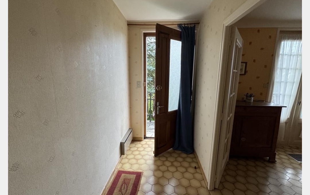 CHEVALIER IMMOBILIER : Maison / Villa | SAINT-AMAND-MONTROND (18200) | 94 m2 | 76 300 &euro; 