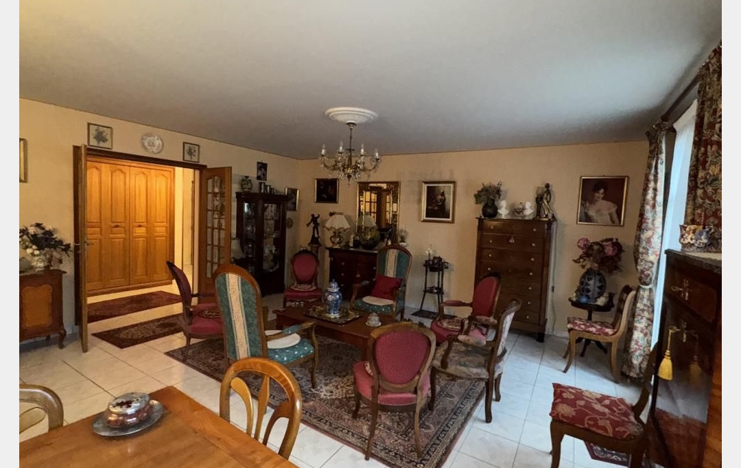 CHEVALIER IMMOBILIER : Appartement | SAINT-AMAND-MONTROND (18200) | 139 m2 | 140 000 &euro; 