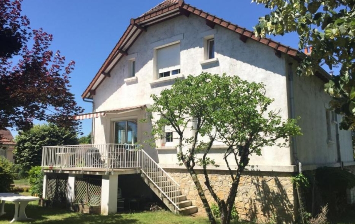 Maison   SAINT-AMAND-MONTROND  158 m2 153 725 € 